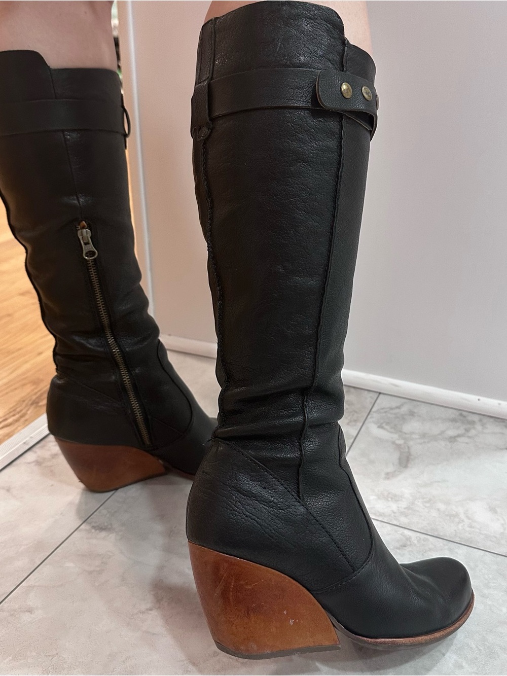Kork-Ease Women's Black Leather Wedge Knee-High Boots Size 7